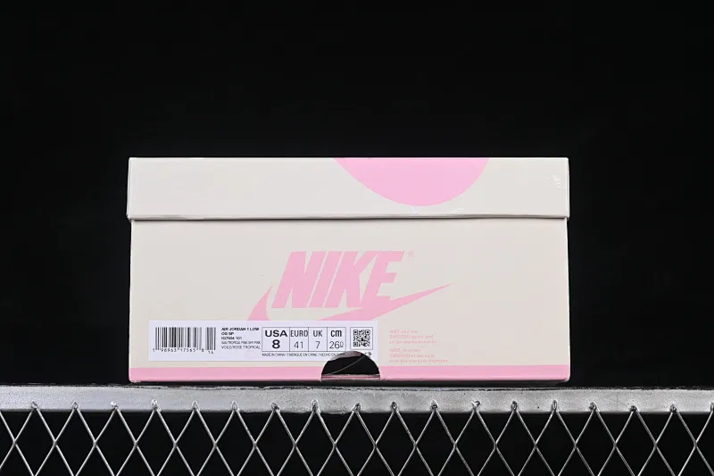 All categories Air Jordan Jordan series basketball shoes Air Jordan 1 Low OG version Travis Scott x Air Jordan 1 Low OG AJ1 Joe 1 undercut low IQ7604-101